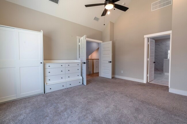 Building Photo - 10965 Hewitt Cliff Ln