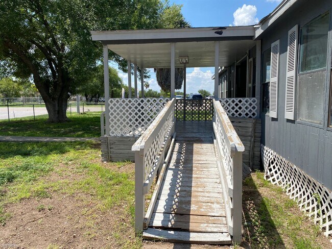 Building Photo - 3 br, 2 bath House - 3205 Barbara Ln