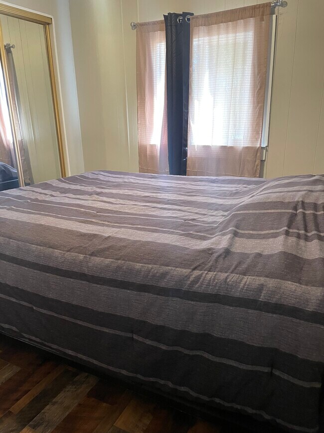 Foto del edificio - 18688 Conard Ave