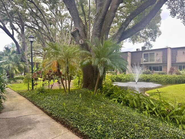 Foto del edificio - 10605 Carrollbrook Way