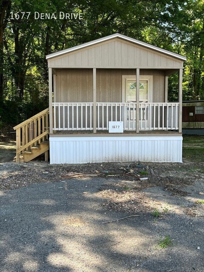 Building Photo - 1677 Dena Dr
