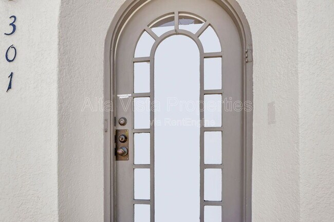 Foto del edificio - 301 Brookes Ave