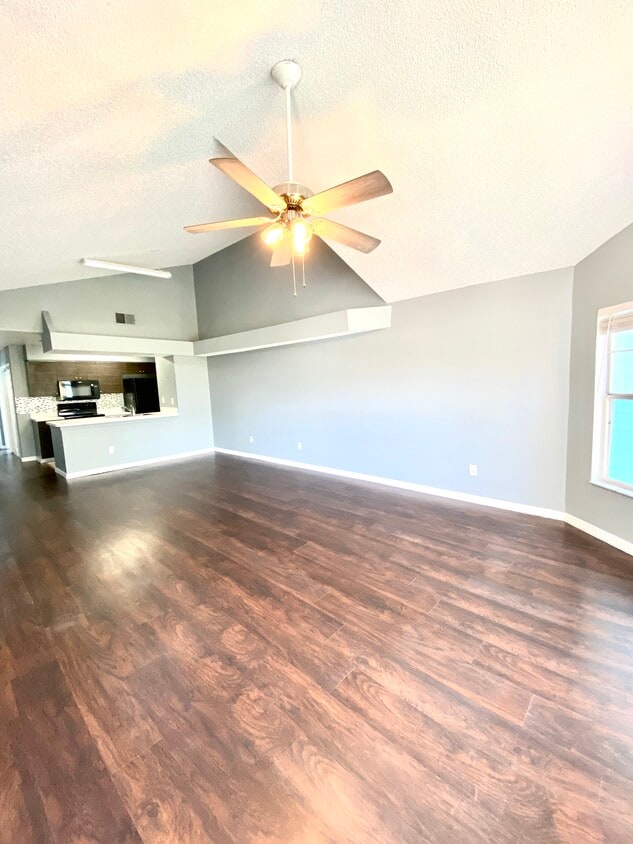 2747 N Poinciana Blvd Unit 8, Kissimmee, FL 34746 Condo for Rent in