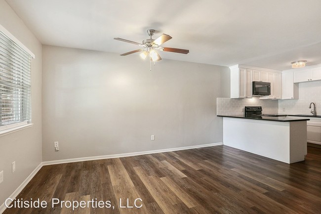 Foto del edificio - 2447 Brownlee St