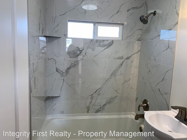 Foto del edificio - 1 br, 1 bath House - 2751 Granger Ave.