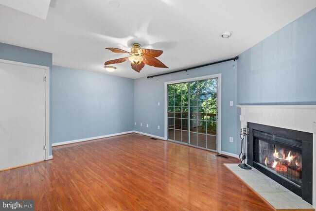 Foto del edificio - 22358 Mayfield Terrace