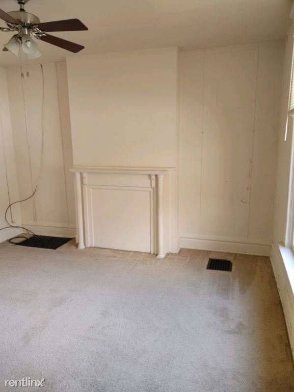 Building Photo - 2 br, 1 bath Townhome - 1566 Worthington St.