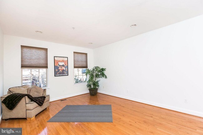 Foto del edificio - 2115 E Fairmount Ave