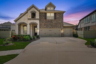 Building Photo - 17040 Shy Leaf Ct