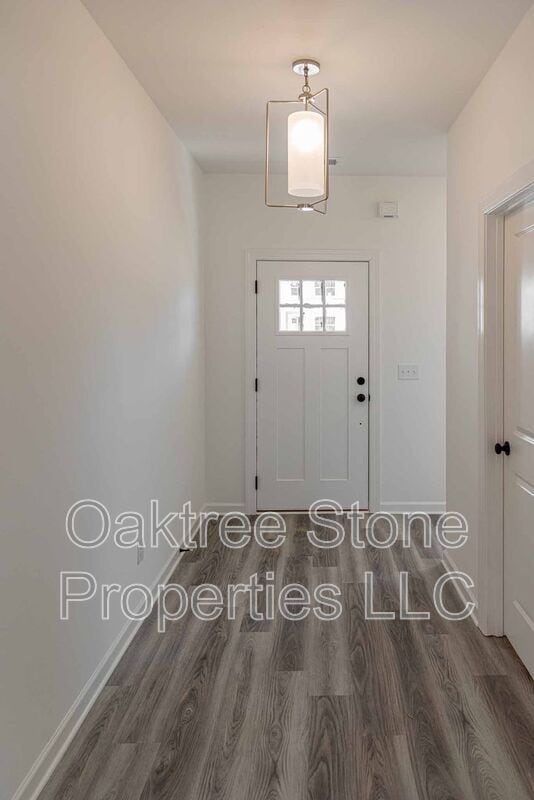 Building Photo - 3362 Skyland Dr