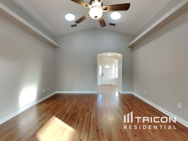 Building Photo - 9208 64th Ct E