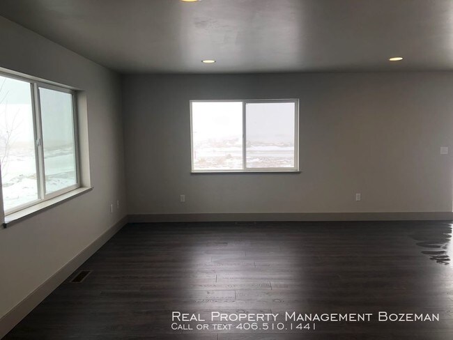 Building Photo - 1523 Butler Creek Unit B