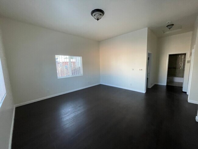Building Photo - 3966 Denker Ave