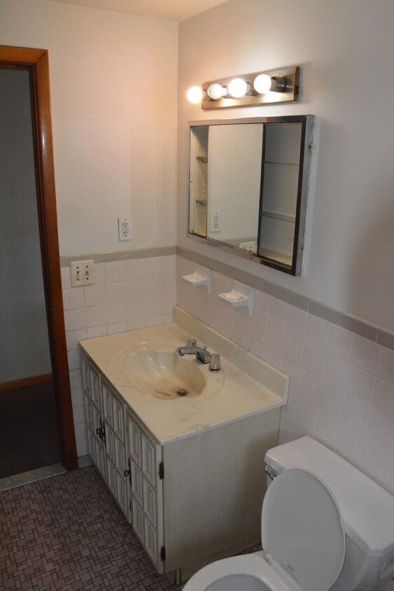 Bathroom - 252 Forest St