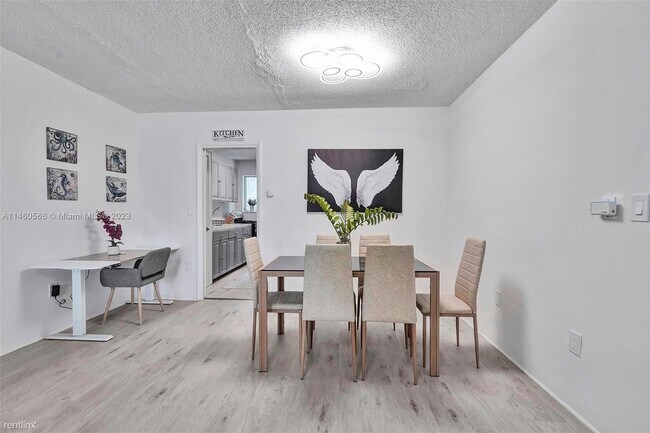Building Photo - 2 br, 2 bath House - 9950 E Bay Harbor Dr ...