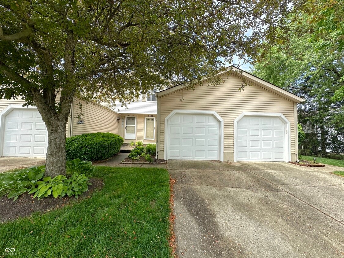 Primary Photo - 9430 Aspen Grove Ln