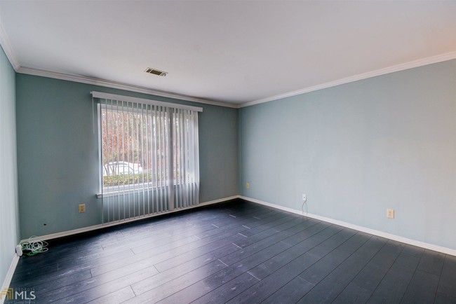 Building Photo - 2110 Palmyra Dr