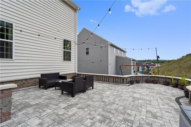 Building Photo - 4448 Walnut Ridge Cir