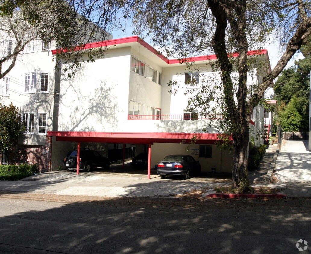 Foto del edificio - 2435 Hilgard Ave