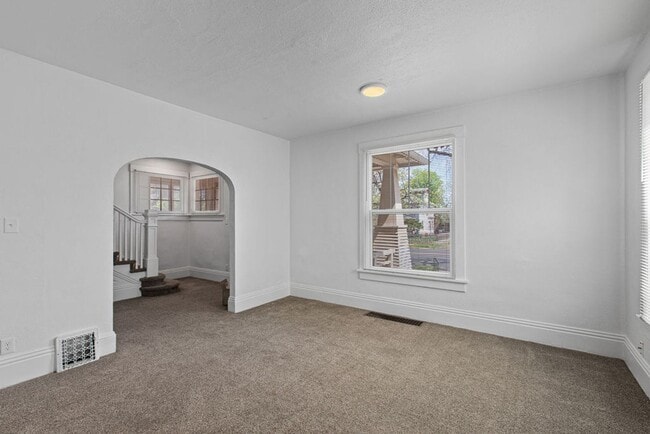 Building Photo - 1615 11th Ave