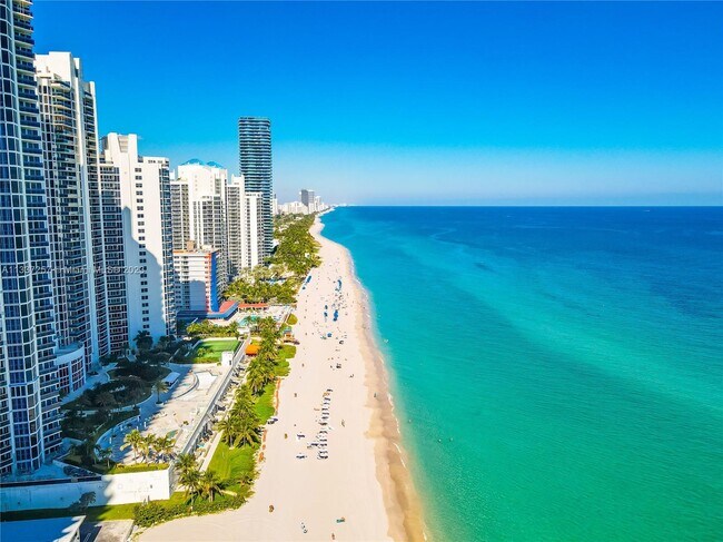 Foto del edificio - 18975 Collins Ave