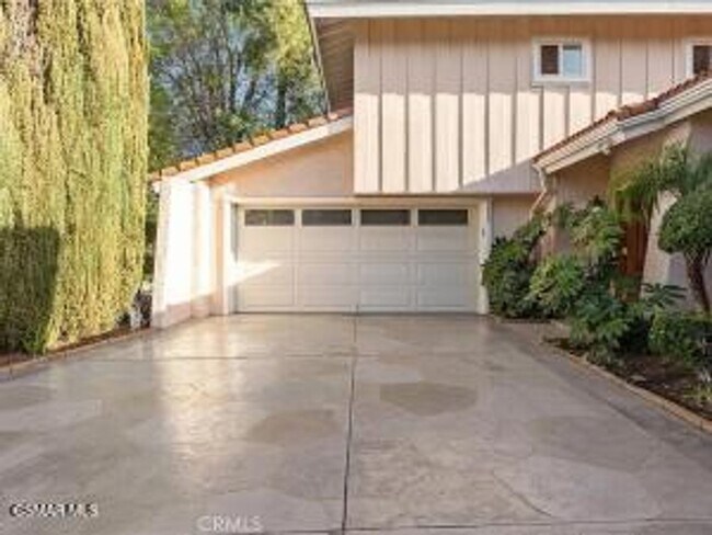 Foto del edificio - Beautiful 5-Bedroom Home in Westlake Village