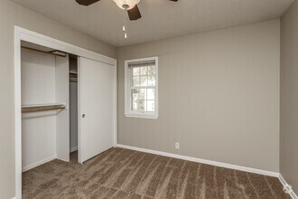 Pacific Gardens Apartments photo'