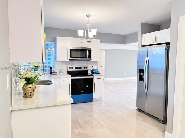 Photo - 6720 Azalea Dr House