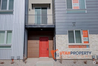 Building Photo - 1013 W 400 S