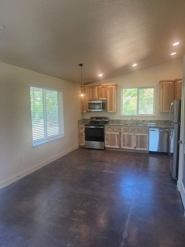 Building Photo - Newly Built Home Near Salt Creek Trail Move in Ready