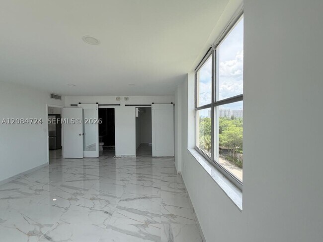 Building Photo - 11111 Biscayne Blvd