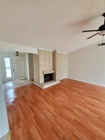 Building Photo - 2210 Greenvalley Dr