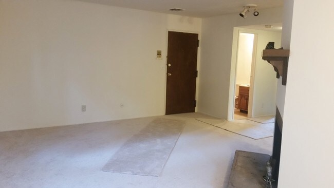 Building Photo - 8 N Mountain Ave