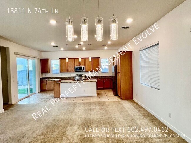 Foto del edificio - Amenities Galore!!