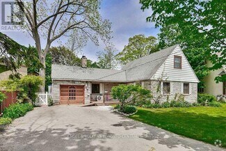 Building Photo - 1327 Mineola Gardens
