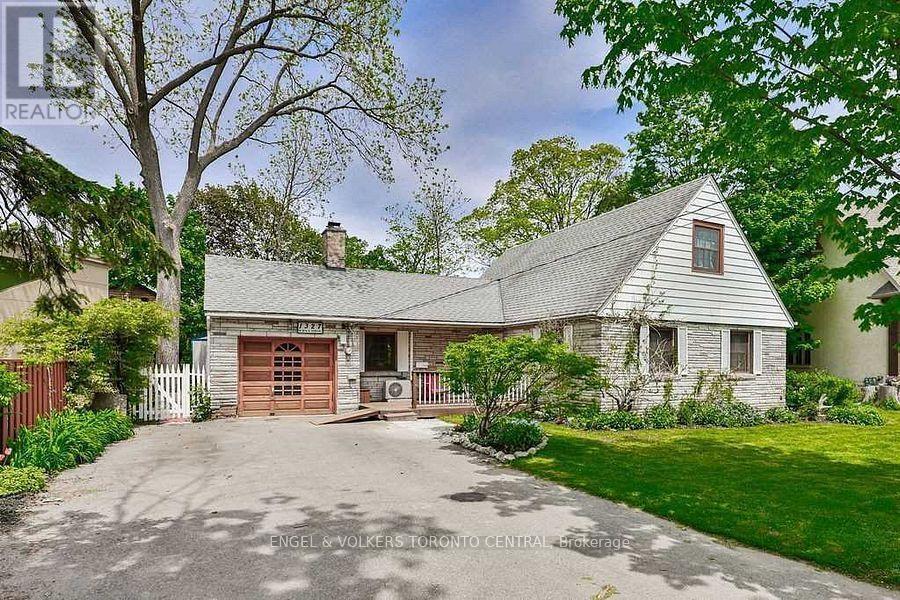 Primary Photo - 1327 Mineola Gardens