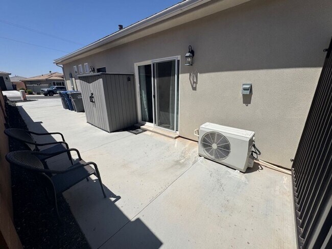Building Photo - Casita in Hurricane