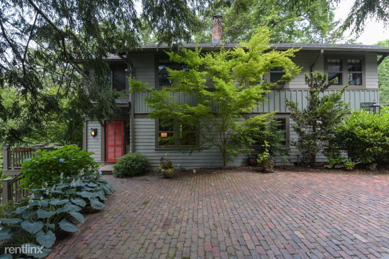 Primary Photo - 3 br, 2.5 bath House - 32 Sunset Ter