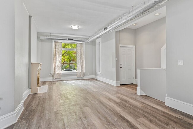 Foto del edificio - 1345 N Maplewood Ave