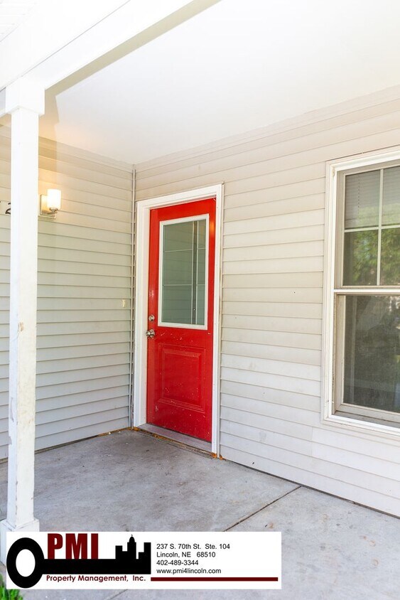 Foto principal - 3 Bedroom and 1.5 bathroom Duplex for rent