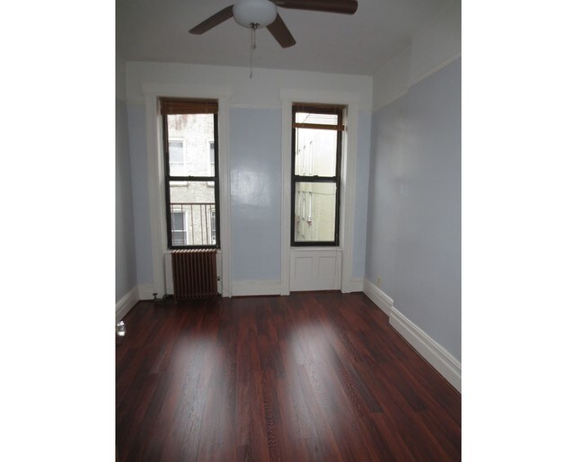 Building Photo - 547 41st St