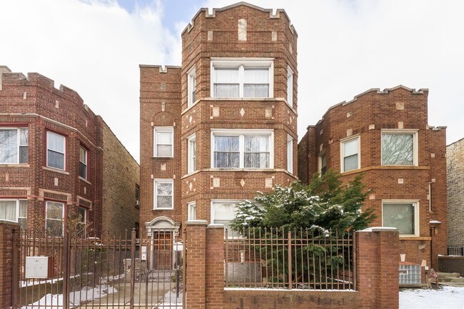 Building Photo - 8226 S Marshfield Ave