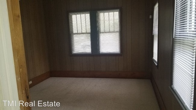 Building Photo - 3 br, 1 bath House - 901 Jackson Blvd
