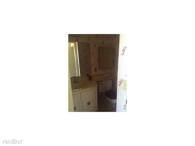 Building Photo - 2541 Aragon Blvd