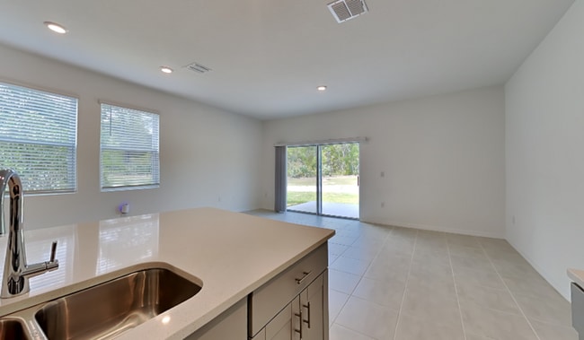 Foto del edificio - 159 Riverfront Wy