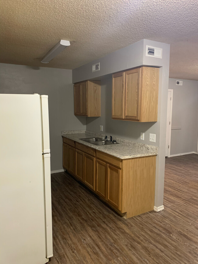 Building Photo - 67 Woodridge Dr
