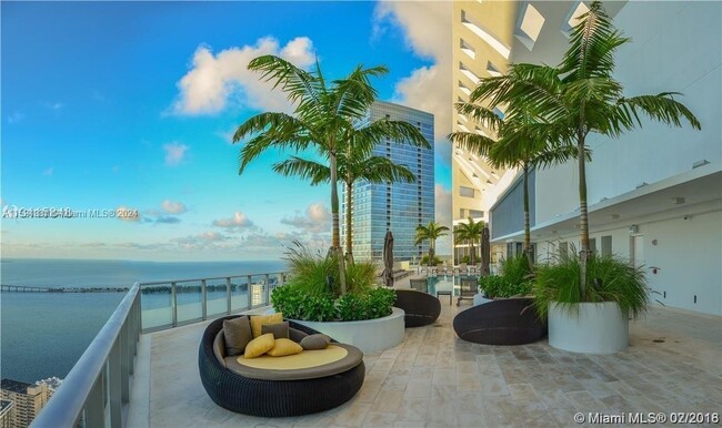 Foto del edificio - 1300 Brickell Bay Dr