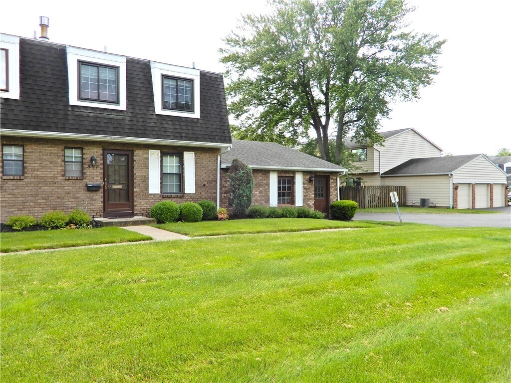 Foto principal - 597 French Rd