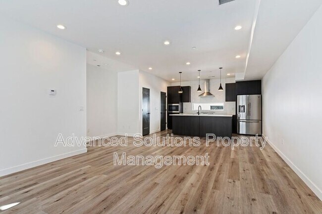 Foto del edificio - 230 W 1300 S St