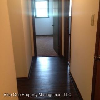 Building Photo - 2130 Meadow Ln